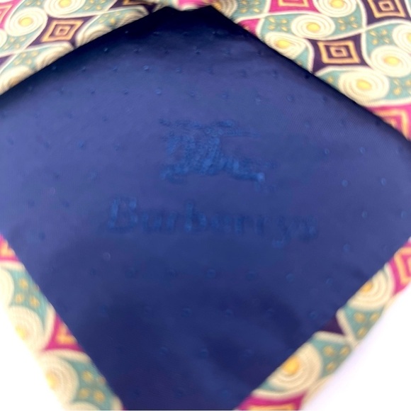 Burberry 100% Silk Tie - Picture 5 of 6